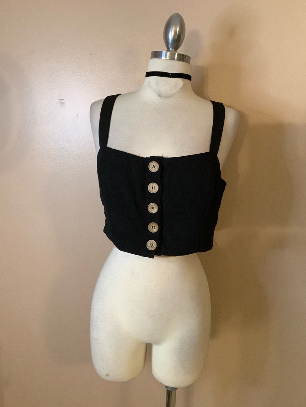 Lulu’s Sweet as Ever Black Button Front Crop Tank Top size Small Stretchy